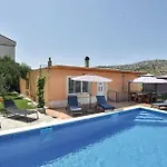 Four-bedroom In * Srinjine