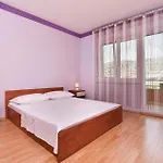 アパート Four-bedroom In *