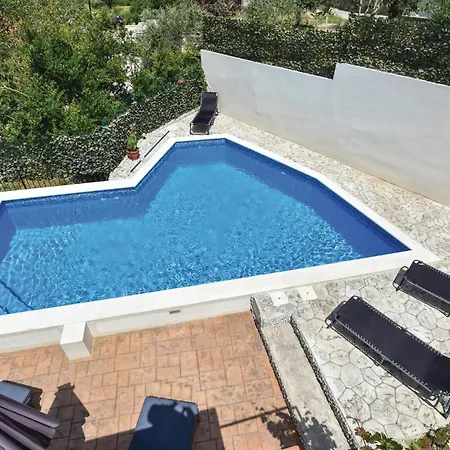 Apartament Four-bedroom In *