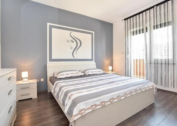 Apartament Four-bedroom In *