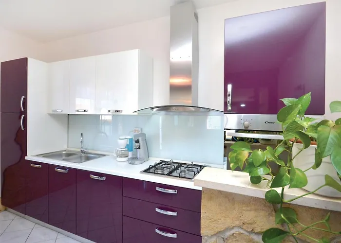 Four-bedroom In Apartament